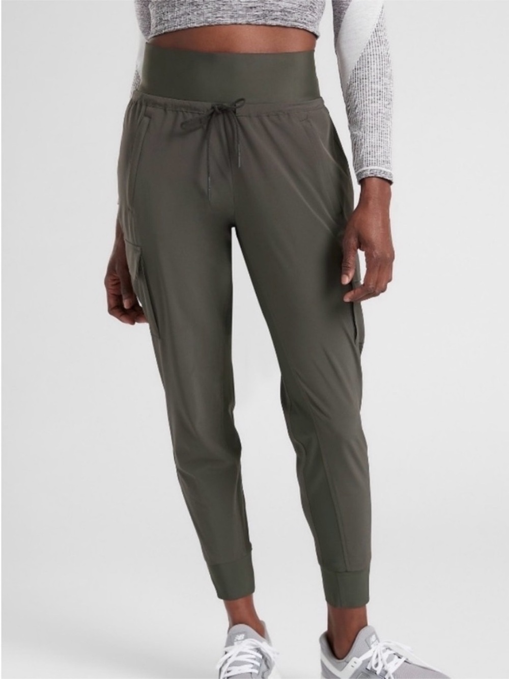 Athleta Sutton Cargo Athletic Jogger Pants Gorpcore Sporty Casual Utilitarian
